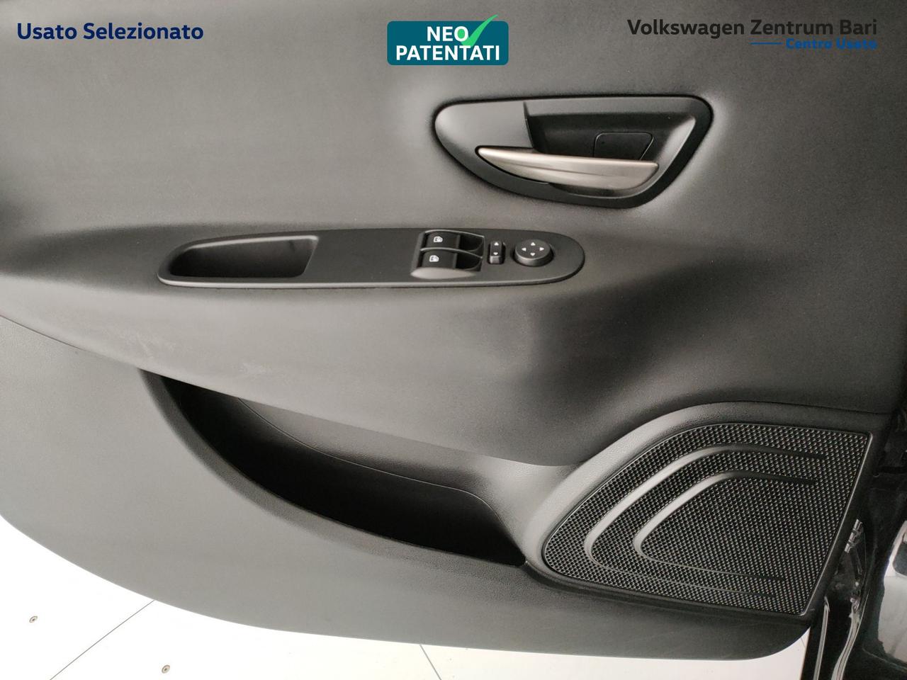 Lancia Ypsilon 1.0 firefly hybrid gold s&s 70cv
