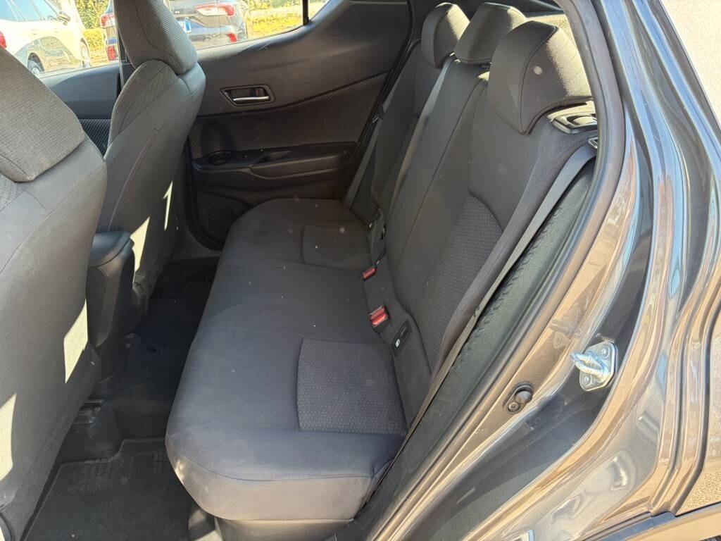 Toyota C-HR 1.8 Hybrid E-CVT Dynamic