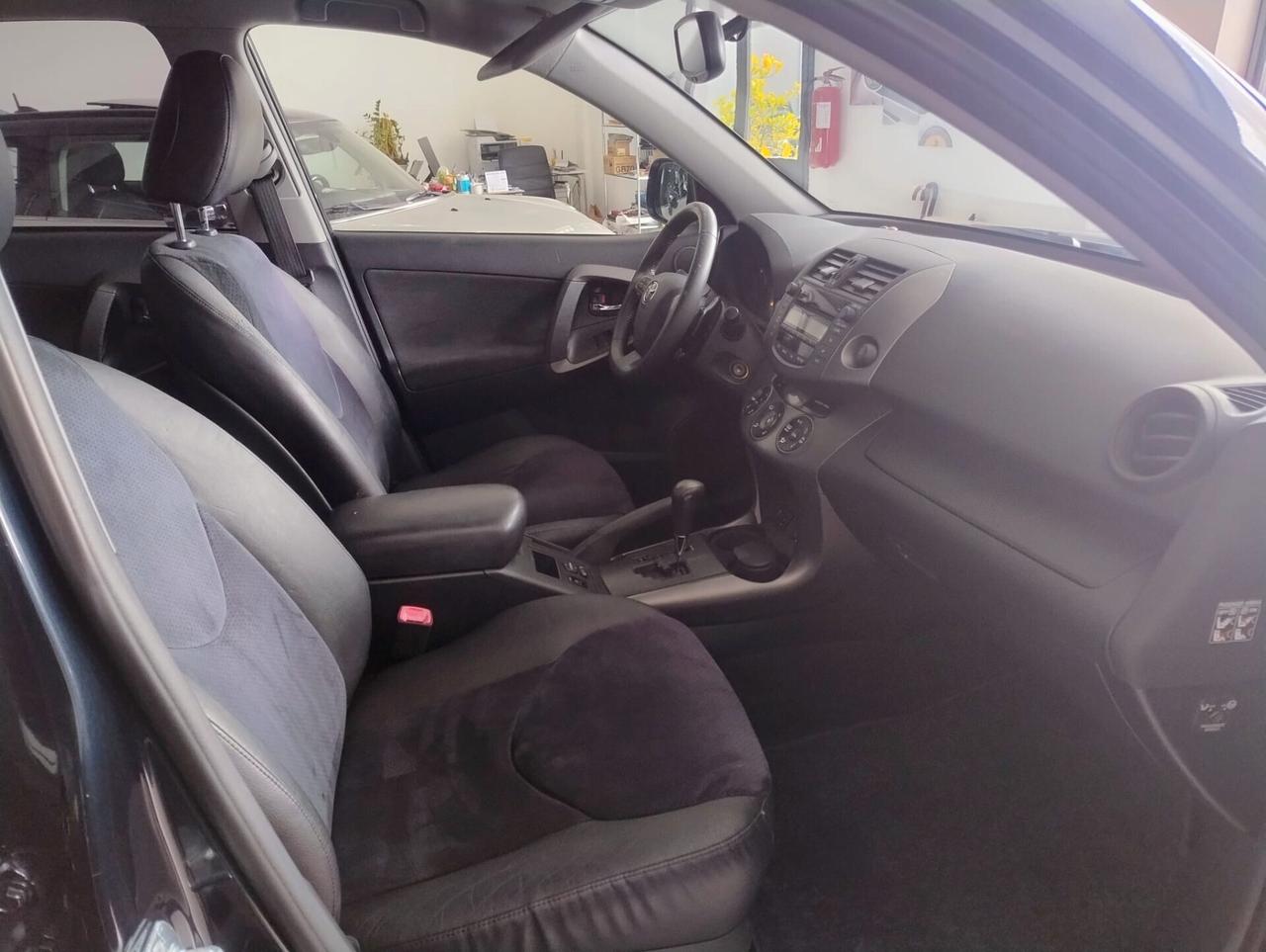 Toyota RAV 4 RAV4 Crossover 2.2 D-Cat A/T 150 CV Executive