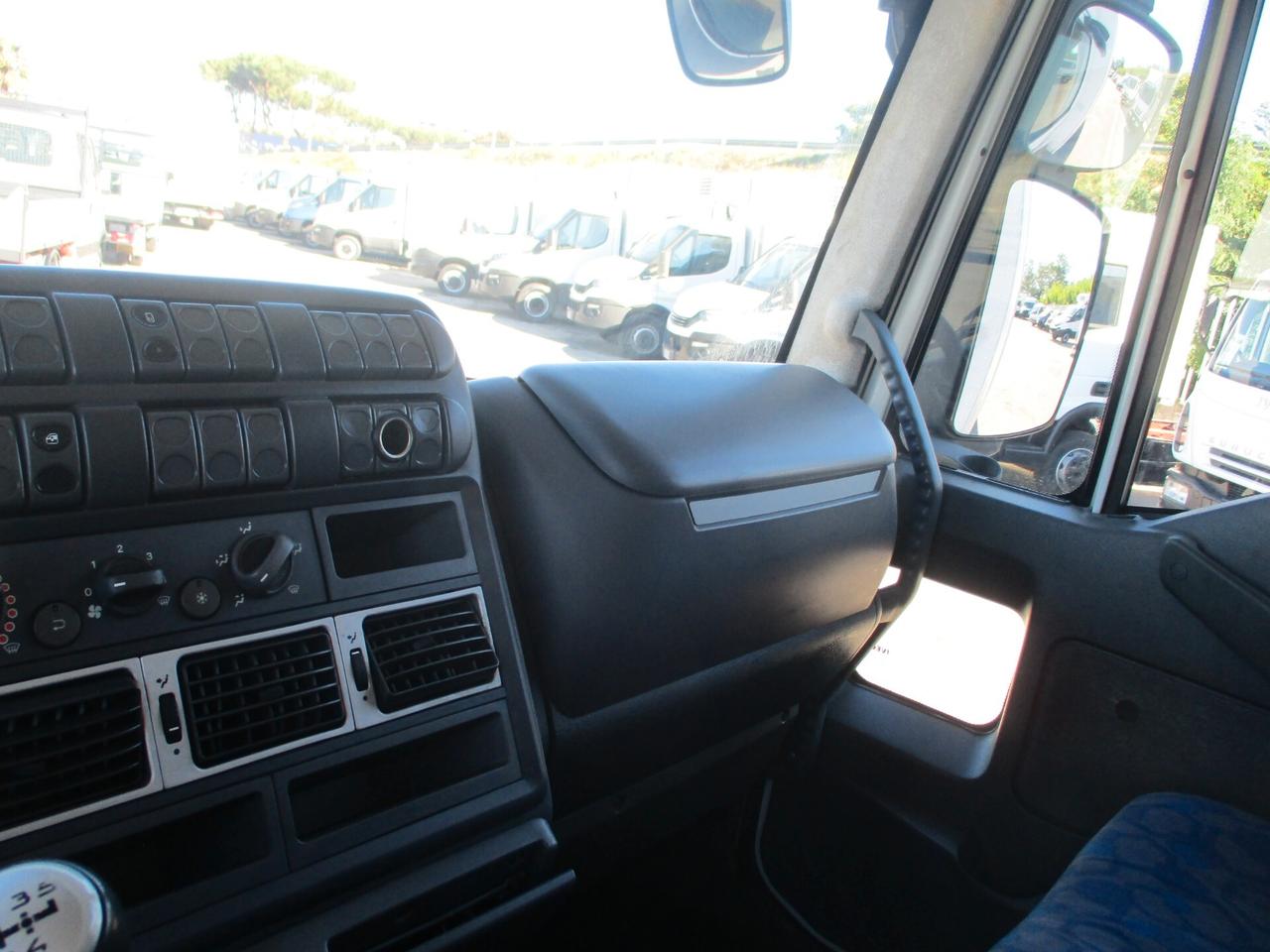 Iveco EUROCARGO 75/18 E5 FURGONE 6M+PEDANA CARICATRICE