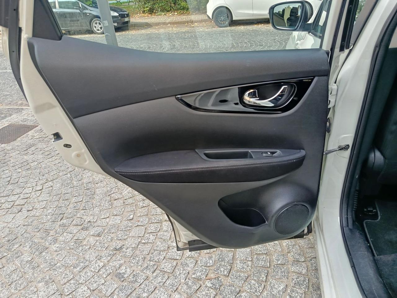Nissan Qashqai 1.3 DIG-T Business #6833