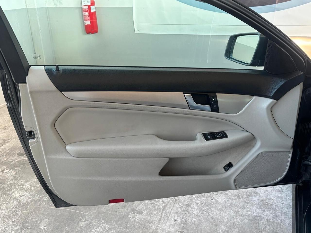 Mercedes-benz C 220 CDI BlueEFFICIENCY Coupé Avantgarde