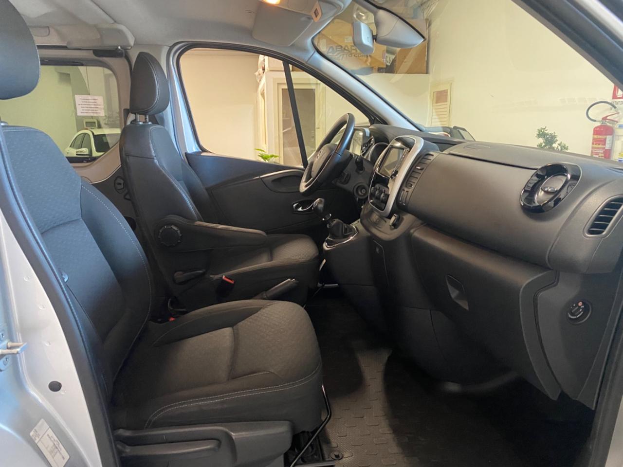 Opel Vivaro Combi 8 posti