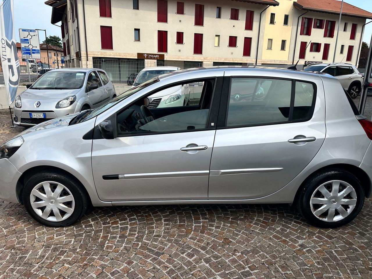 Renault Clio 1.2Bz 75Cv 5P Dynamique -Neopatentati