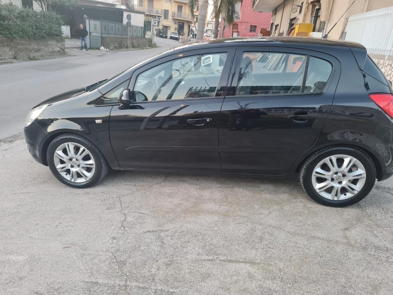 Opel Corsa 1.2 5 porte Enjoy