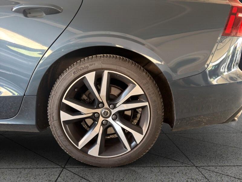 VOLVO V60 (2018-->) V60 D4 Geartronic R-design
