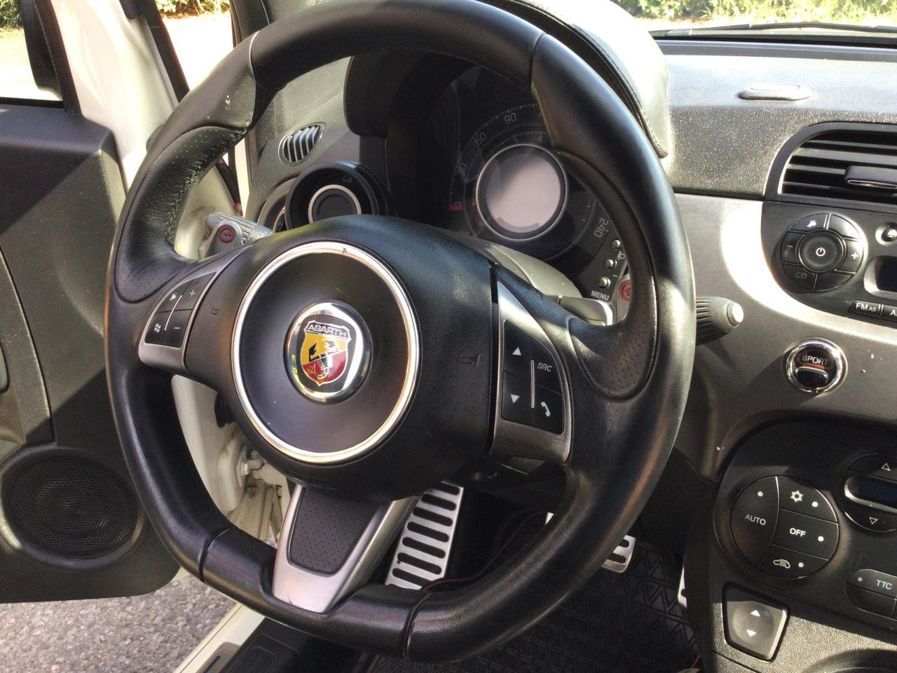 Abarth 500 C 1.4 Turbo T-Jet MTA Bicolore