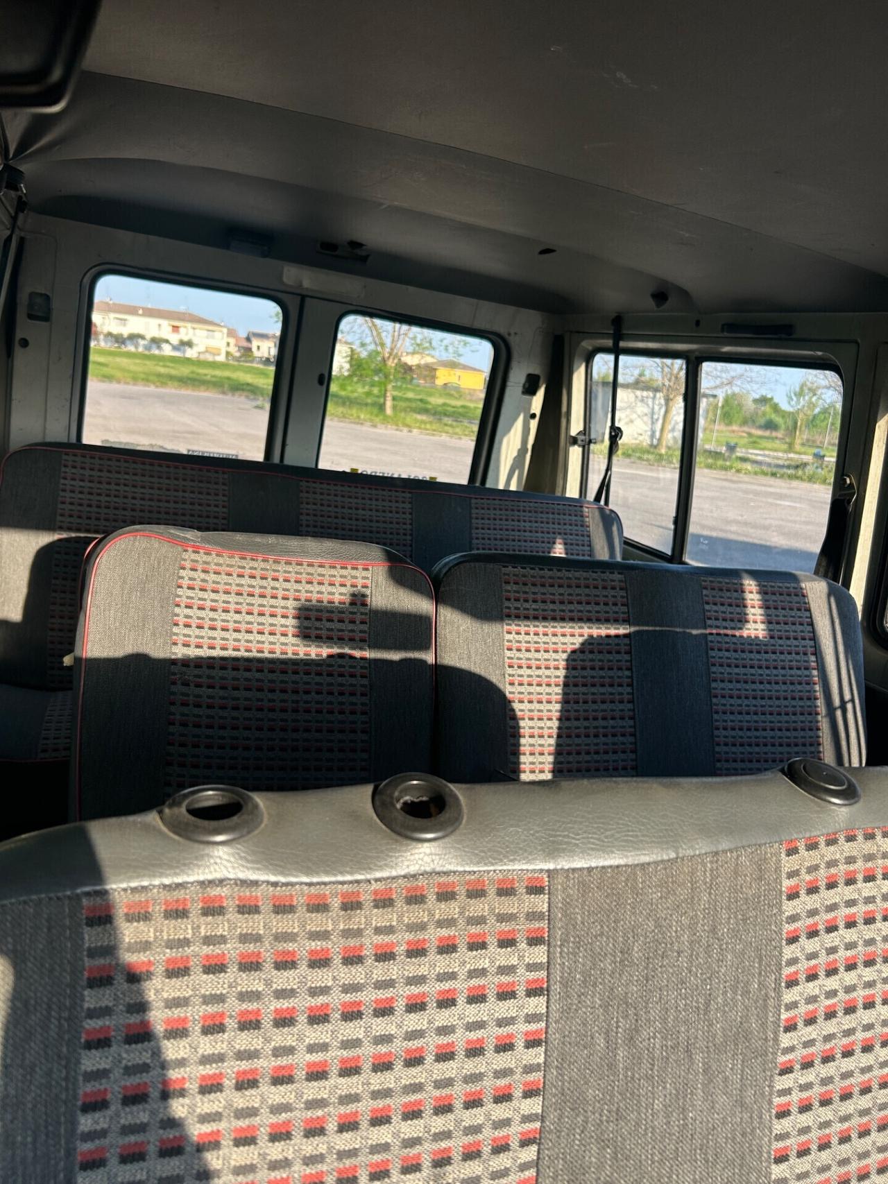 Renault Trafic furgone 4x4 posti 9