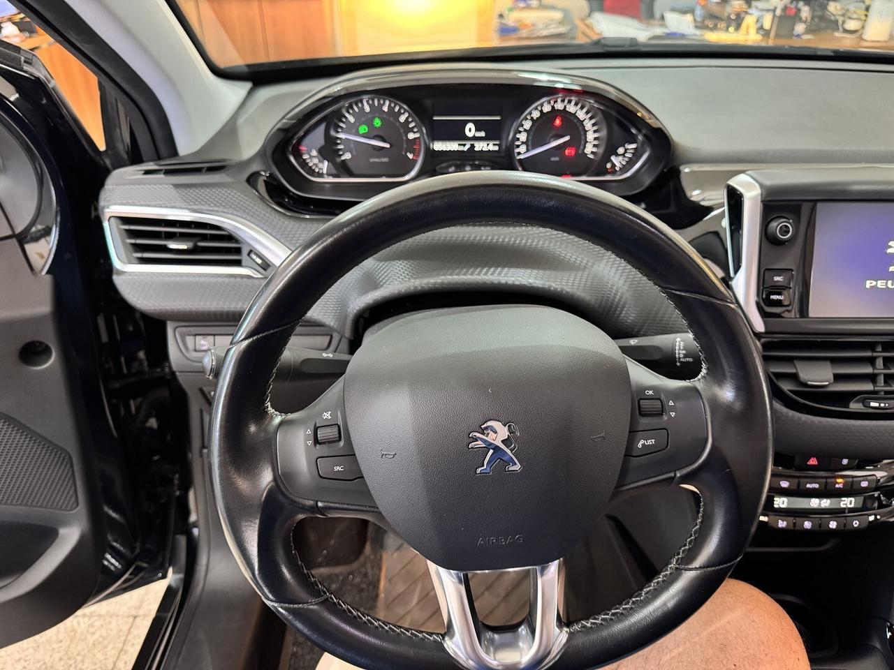 Peugeot 2008 1.2 Allure 82 cv. Navigatore 56 Mila