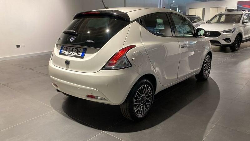 Lancia Ypsilon 1.0 FireFly 5 porte S&S Hybrid Gold Plus