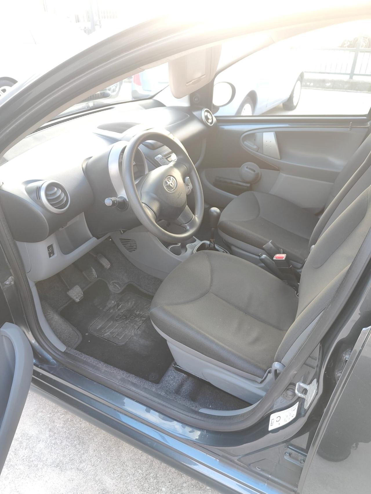 TOYOTA AYGO- PRoV TOSCANA -ECCELLENTI CONDIZIONi