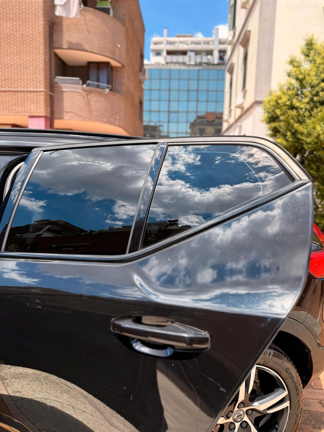 Volvo XC40 D3 Geartronic R-design N1
