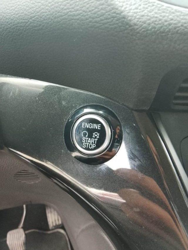 FORD Kuga 1.5 TDCI 120CV S&S 2WD Powershift ST-Line Business