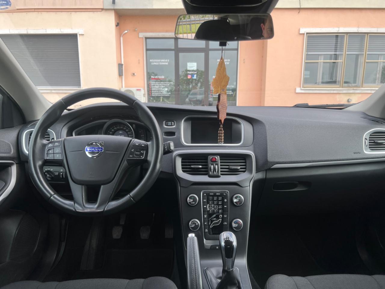 Volvo V40 D2 Momentum 2.0 120cv