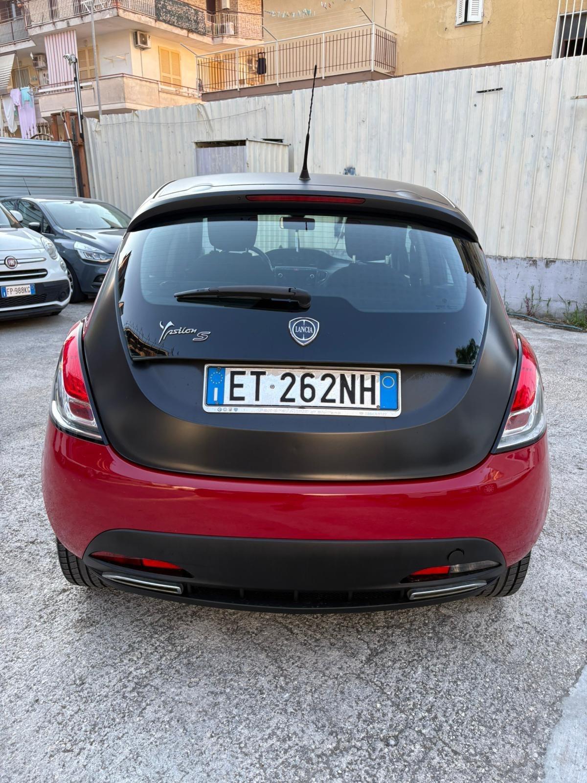 Lancia Ypsilon 1.2 69 CV 5 porte S Momodesign