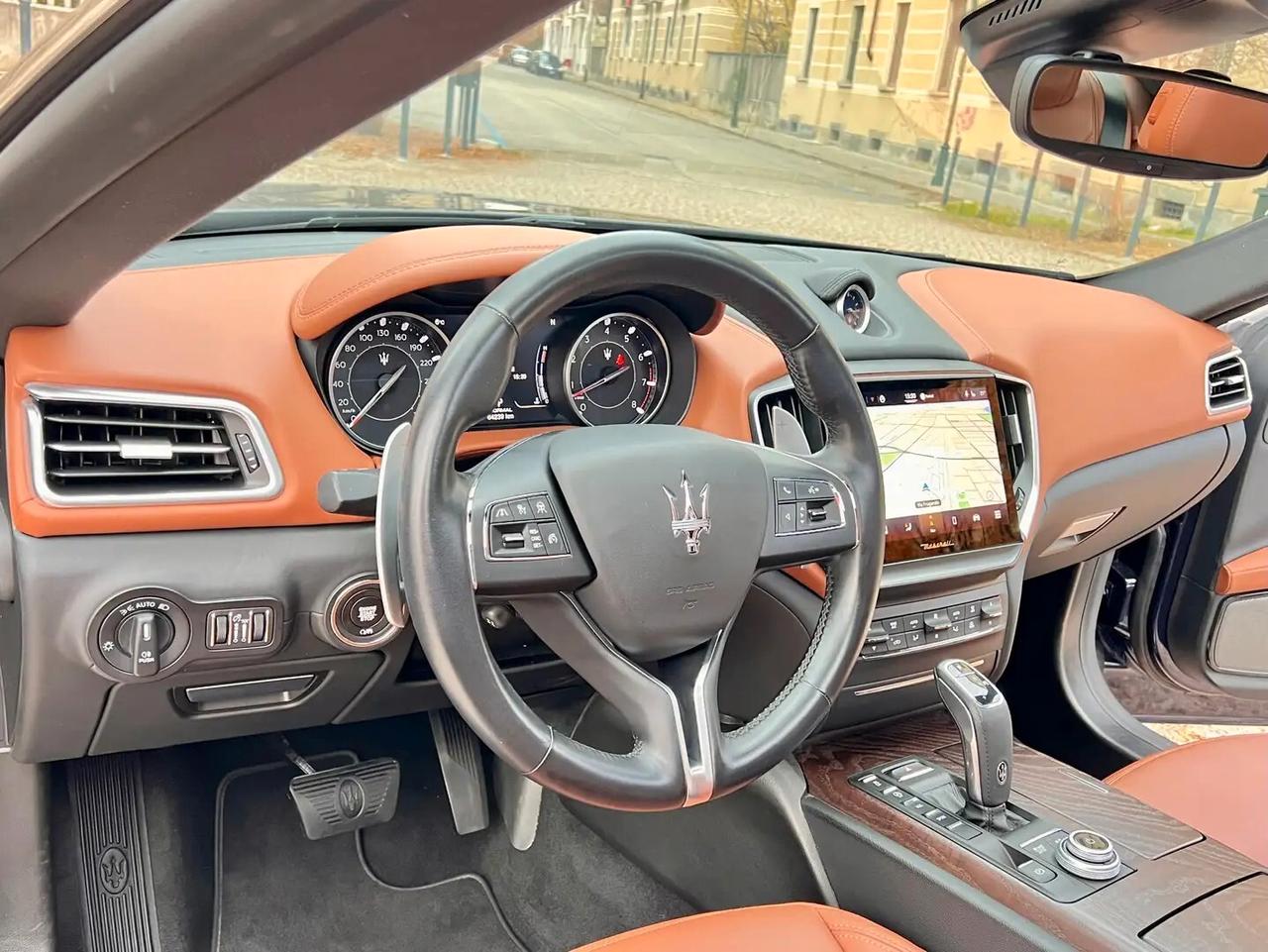 Maserati Ghibli V6 430 CV Q4 Granlusso