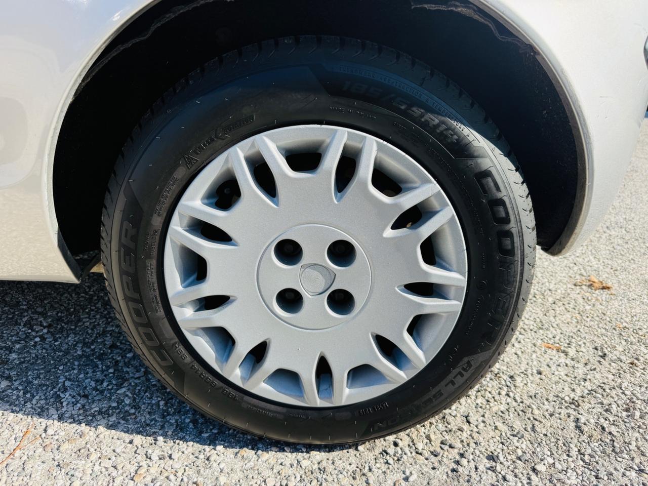 Lancia Ypsilon 1.2 8v Argento