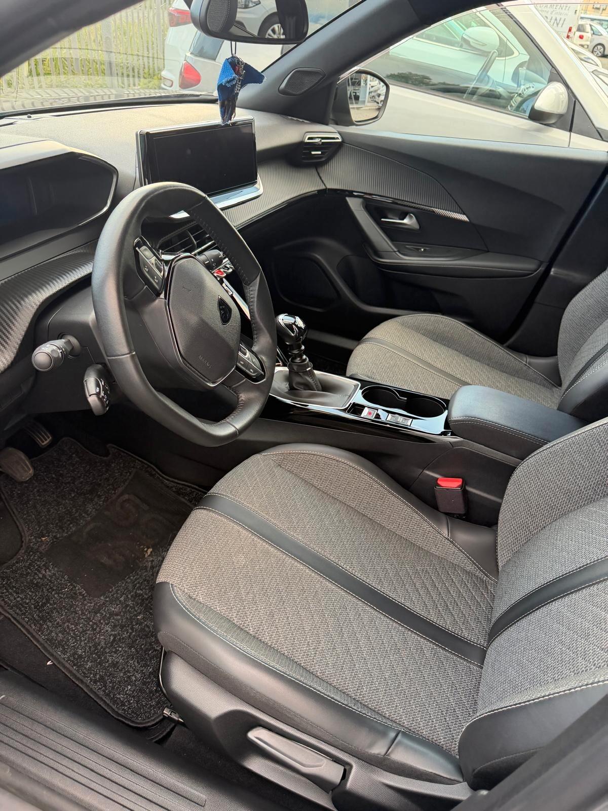 Peugeot 2008 PureTech 100 S&S Allure