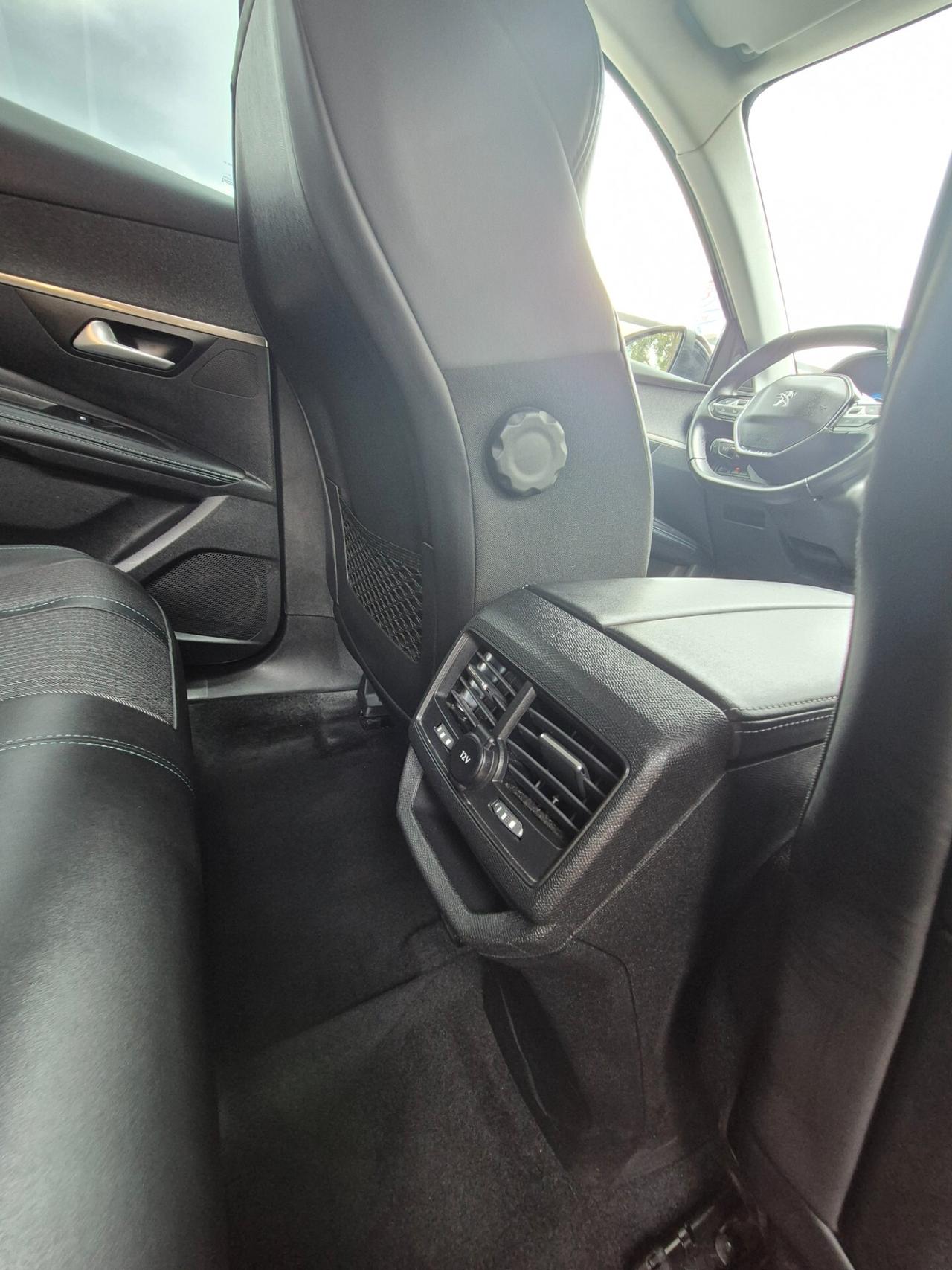 Peugeot 3008 Hybrid 225 e-EAT8 Allure Pack