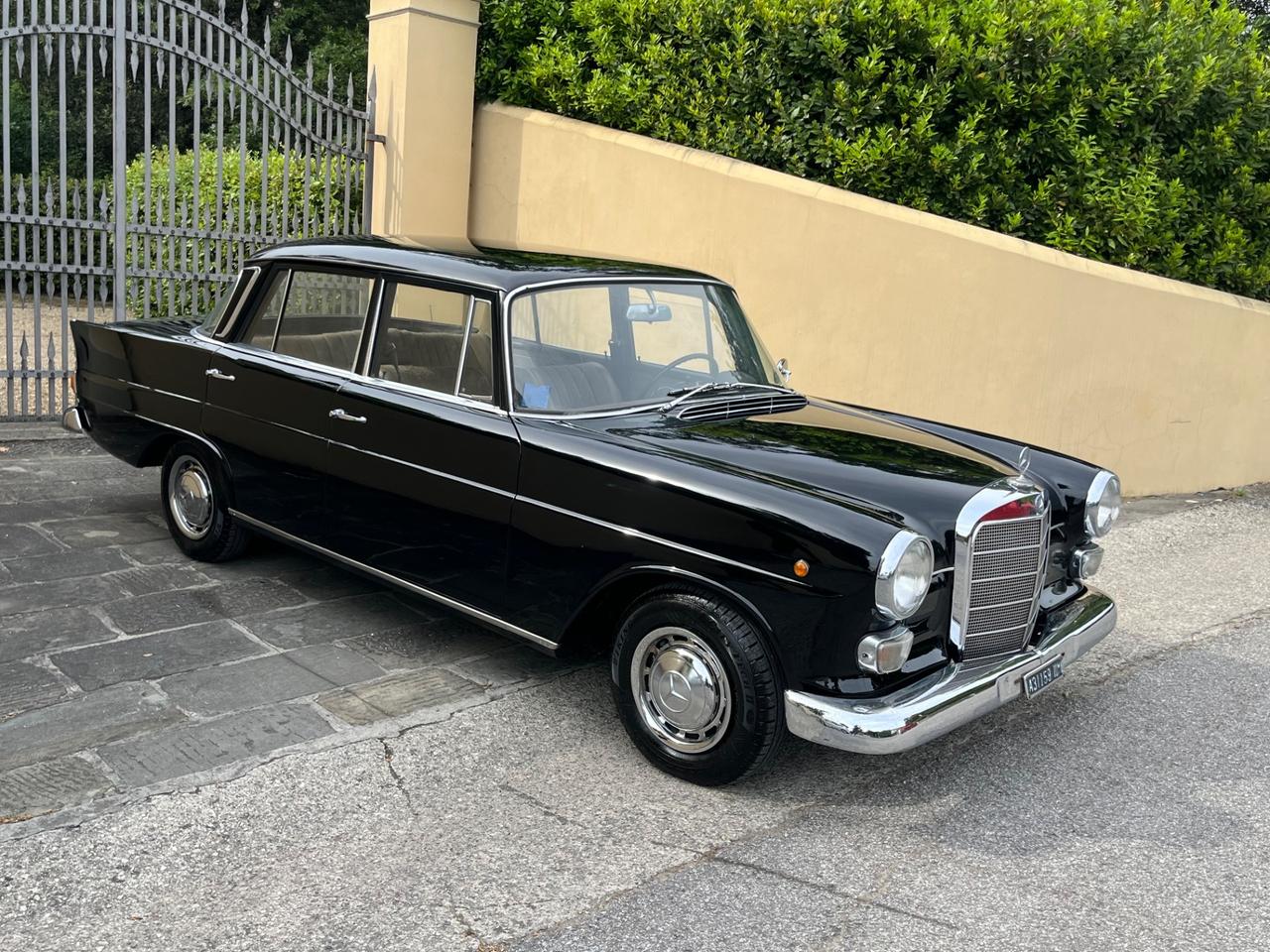 Mercedes benz 230 W110 Codine 6 cilindri