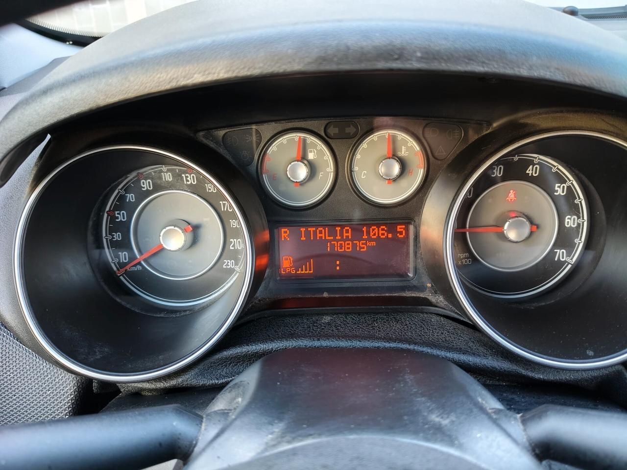 Fiat Punto 1.4 8V 5 porte Easypower Street