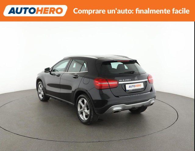 MERCEDES-BENZ GLA 200 d Automatic Sport