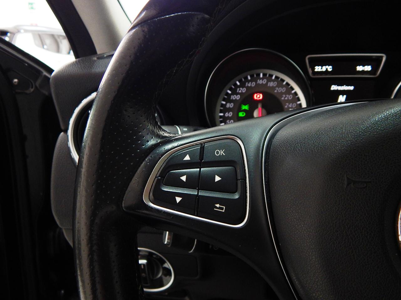 Mercedes-Benz GLA 200 d Sport Enduro Aut. TETTO-NAVI-PELLE-PARK-XENO-LED