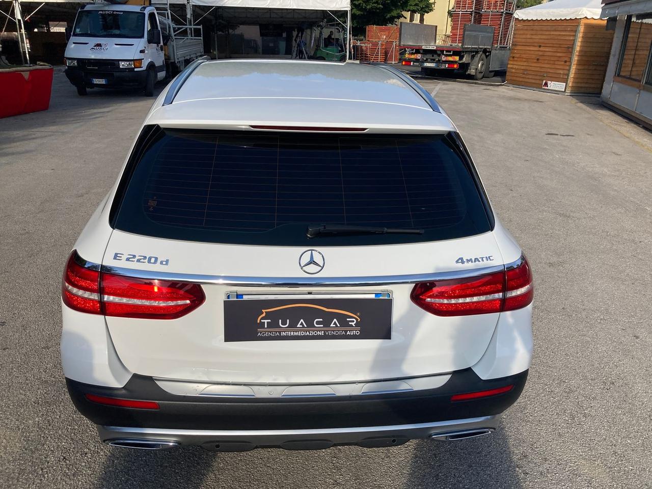 Mercedes-Benz E 220 E-Class E #6086