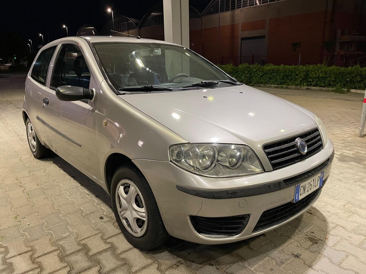 FIAT PUNTO 1.2 BENZINA NEOPATENTATI 170.000 KM.