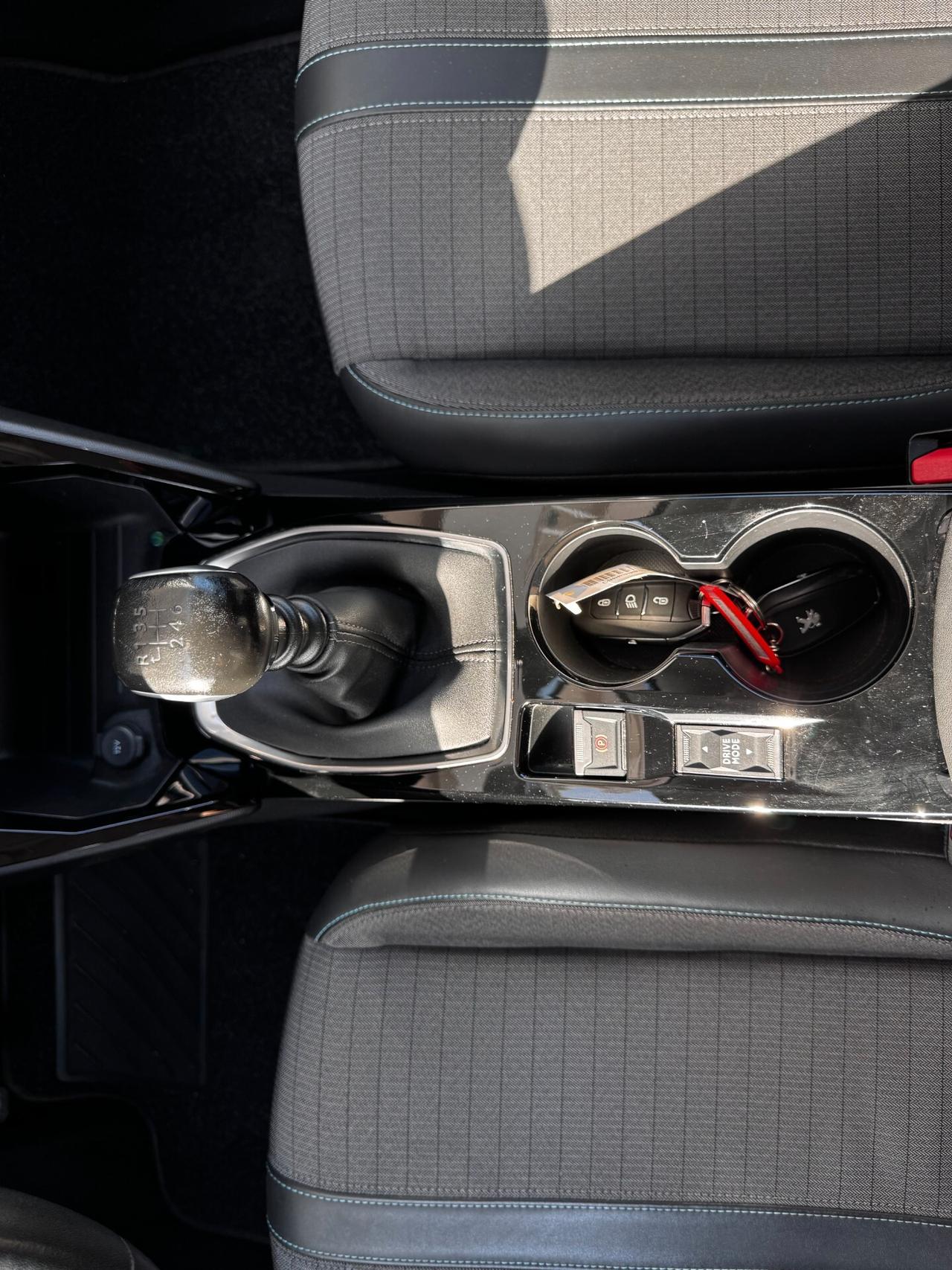 Peugeot 2008 BlueHDi 110 S&S Allure Pack