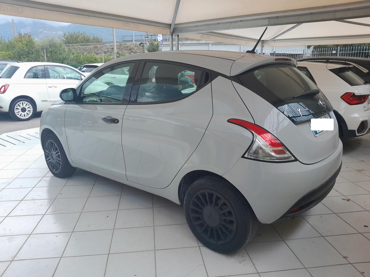 Lancia Ypsilon 1.2 69 CV 5 porte S&S Gold