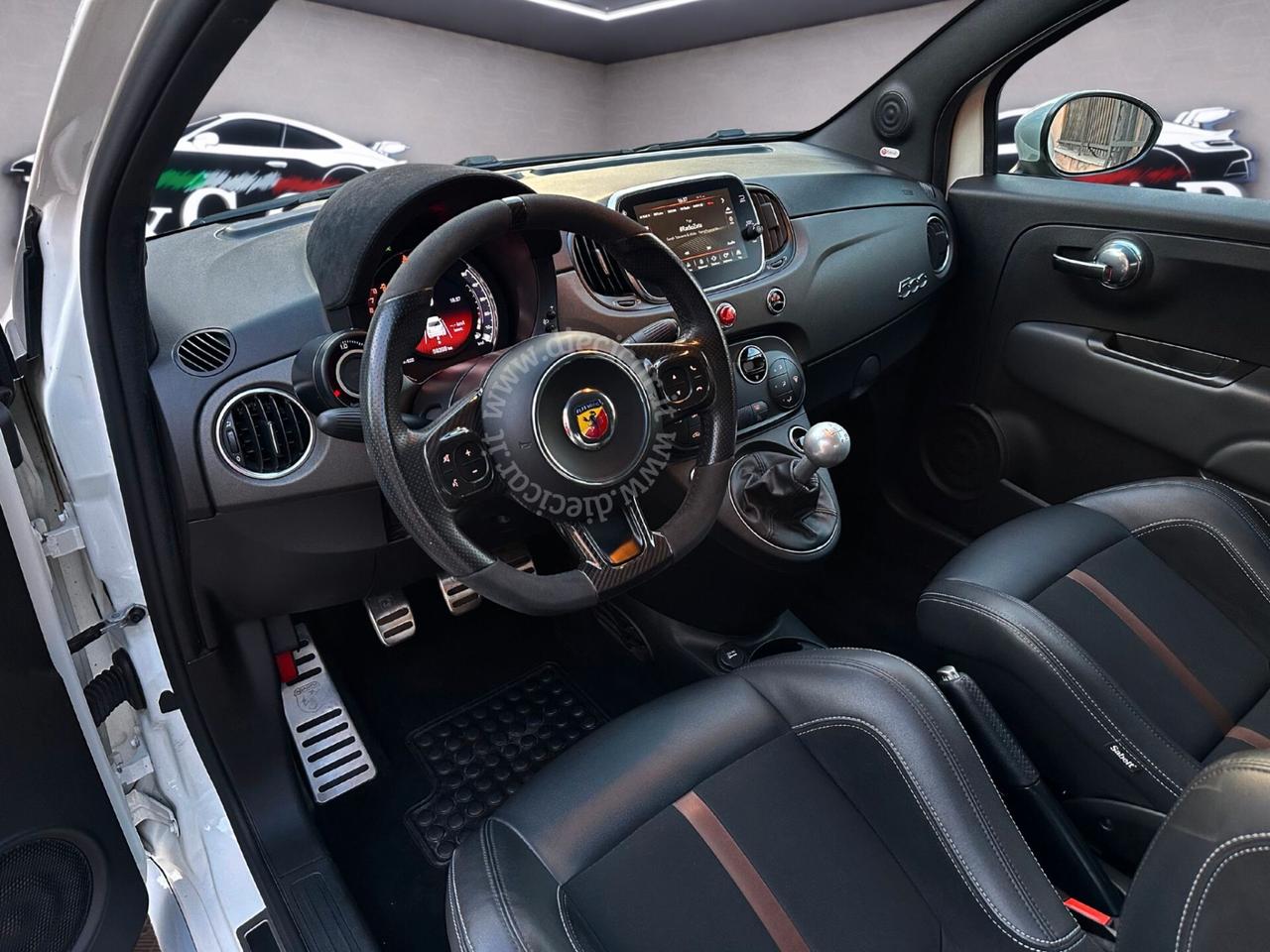 Abarth 695 1.4 Turbo T-Jet 180 CV 70° XENO NAVI SABELT UNIPRO