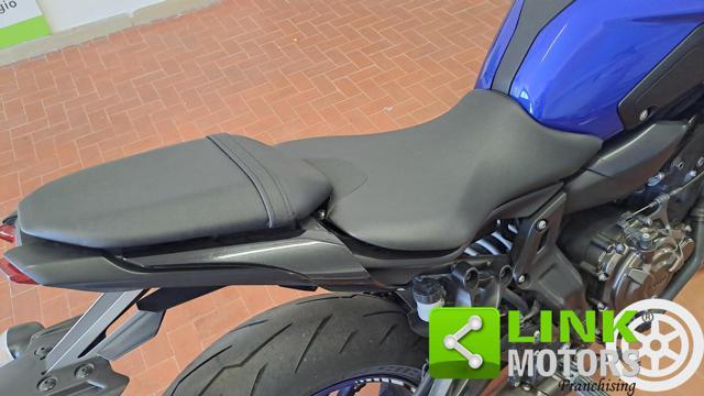 YAMAHA MT-07 .