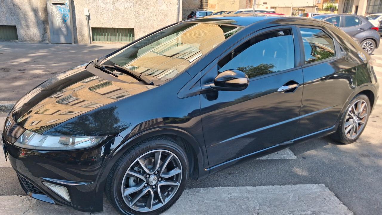 Honda Civic 1.8 i-VTEC 5p. Exclusive LH i-P