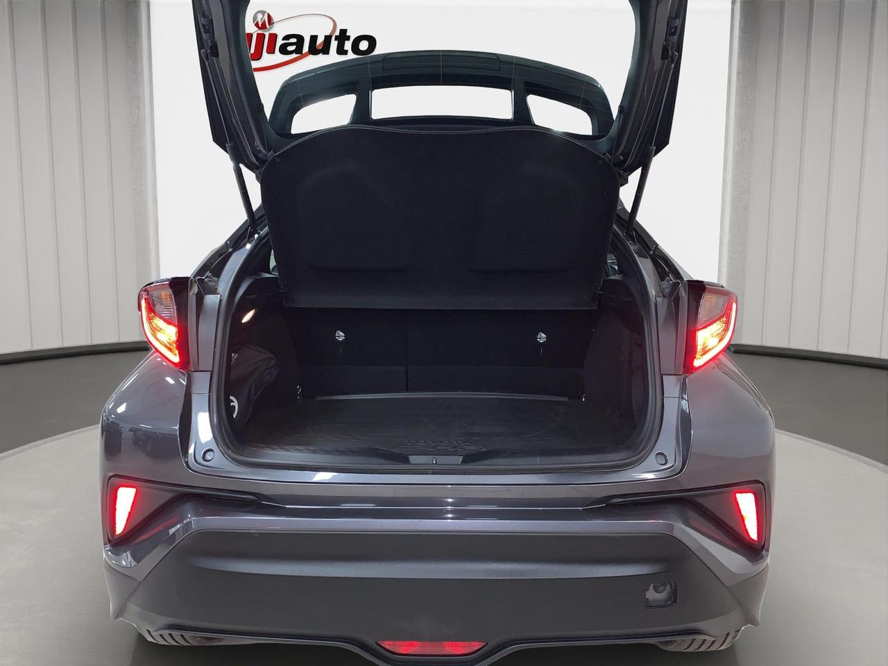 Toyota C-HR 1.8h Business e-cvt