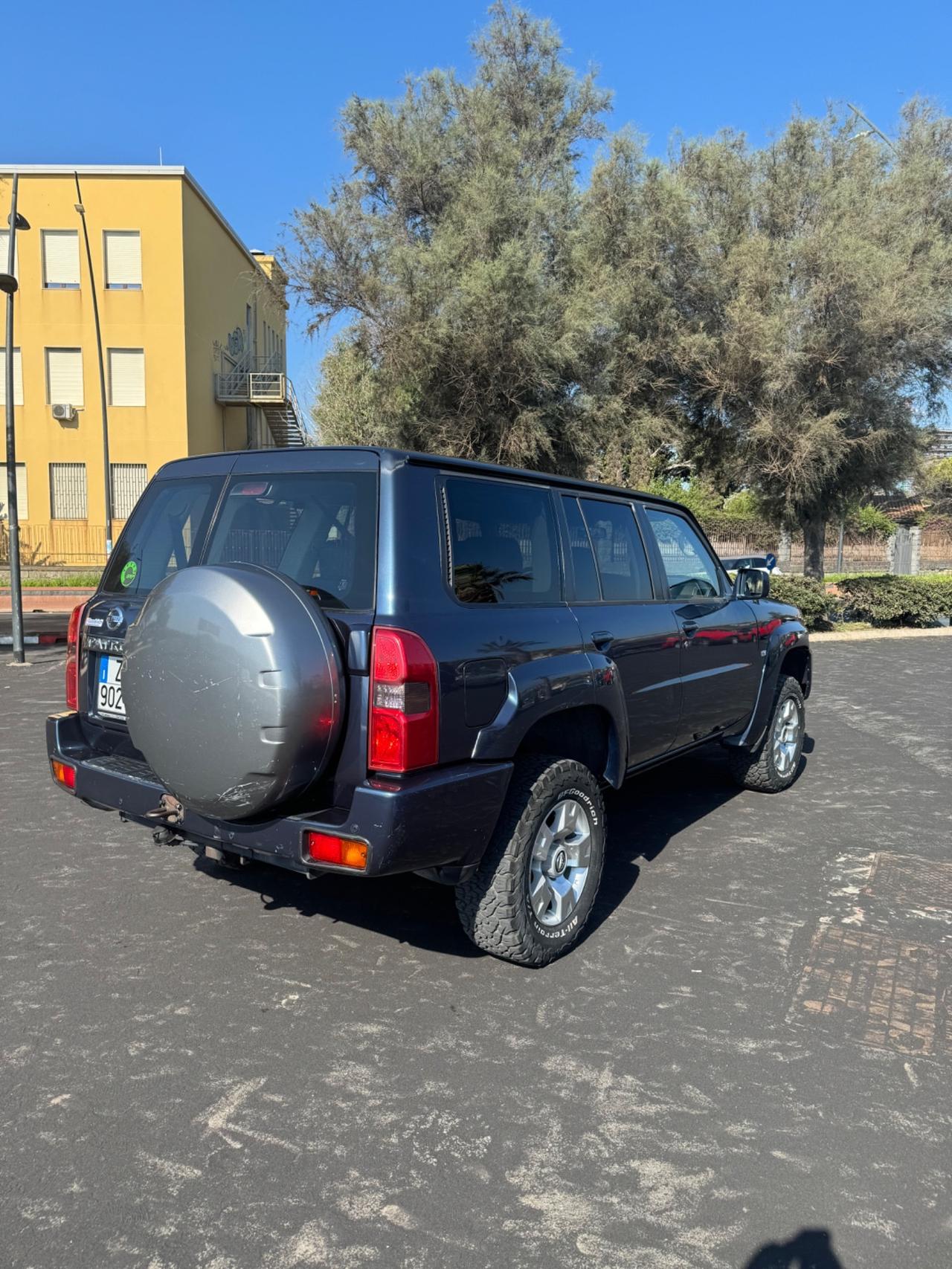 Nissan Patrol 3.0 TD Di 5 porte Luxury Wagon