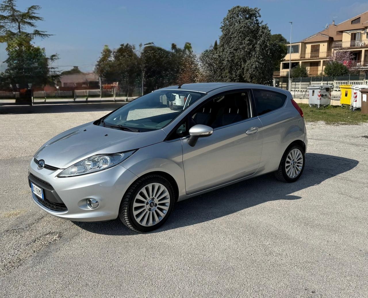 Ford Fiesta Titanium 1.2 benzina Unipro NEOPATENTATI