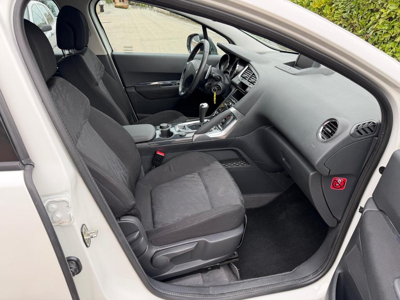 Peugeot 3008 1.6 HDi 112CV cambio robotizzato Tecno