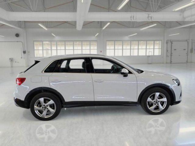 AUDI Q3 35 TDI S tronic Business Advanced