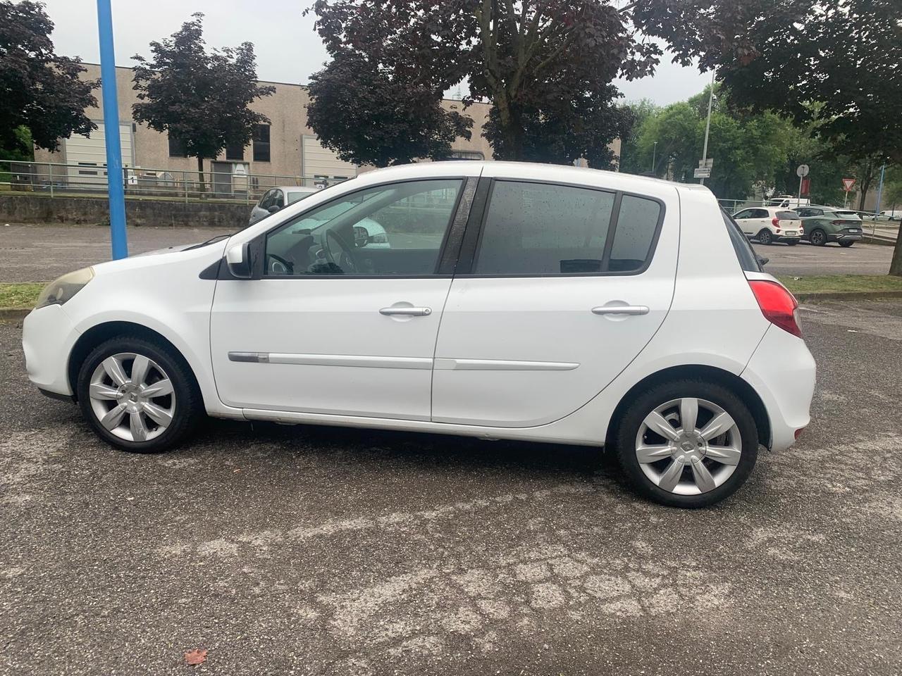 Renault Clio 1.2 16V 5 porte Confort naviga