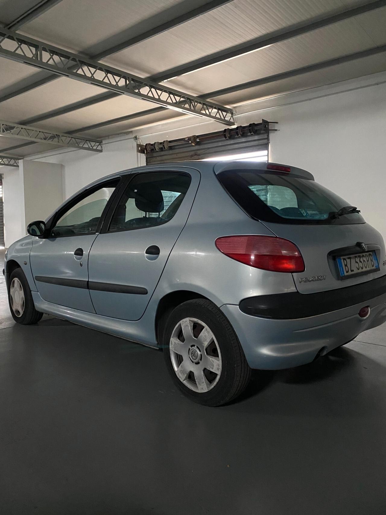 Peugeot 206 1.1 5p. XT