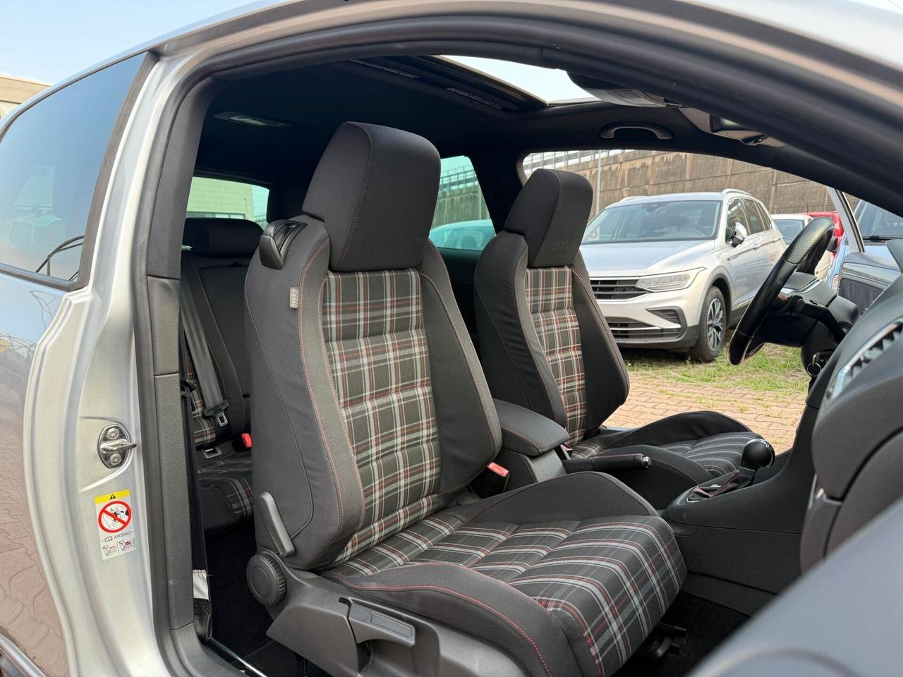 Volkswagen Golf GTI 2.0 TSI DSG 3p.