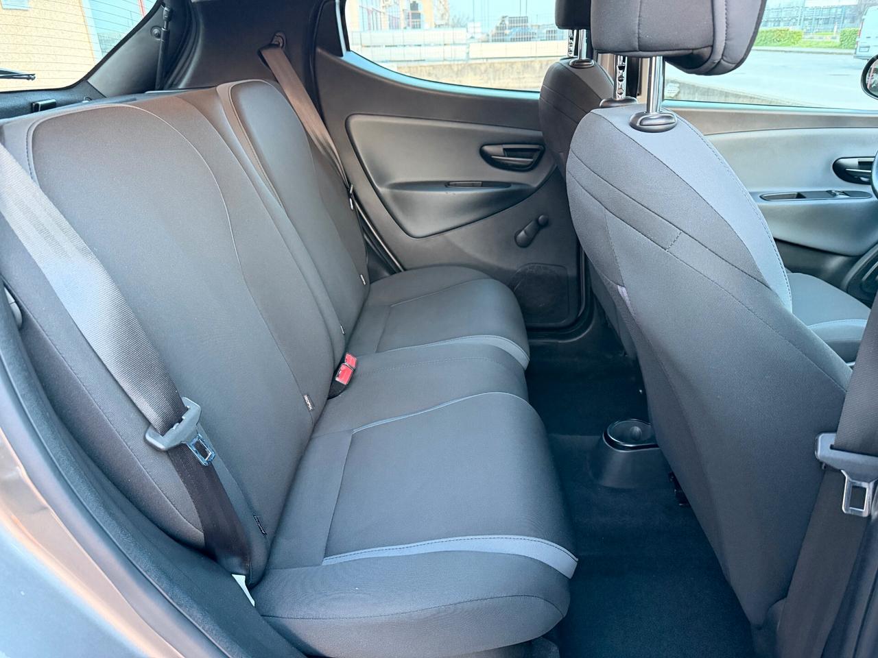 Lancia Ypsilon 1.2 69 CV, OK NEOPATENTATI