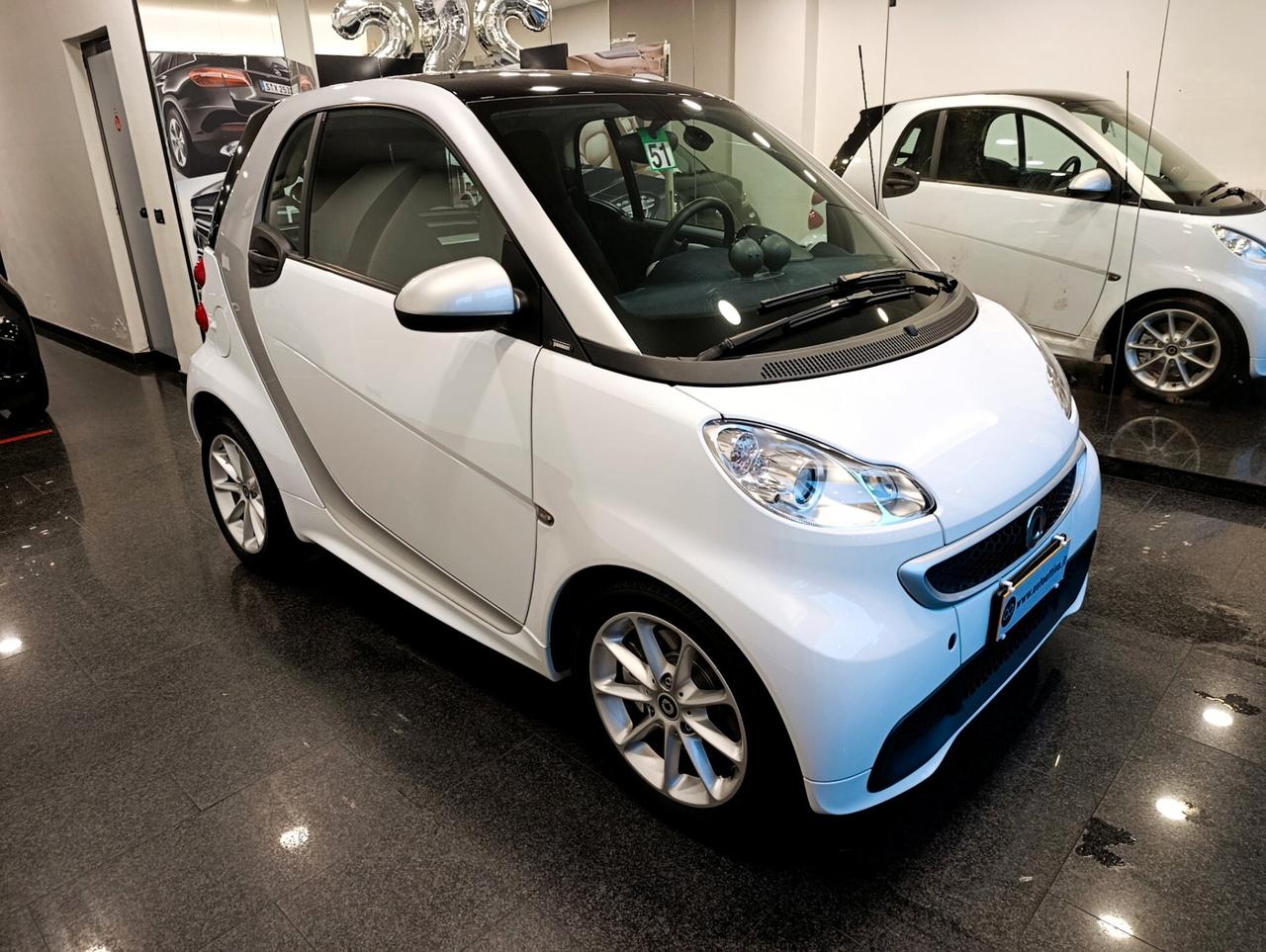 Smart ForTwo 1.0 71cv MHD SERVOSTERZO/Navi/Full