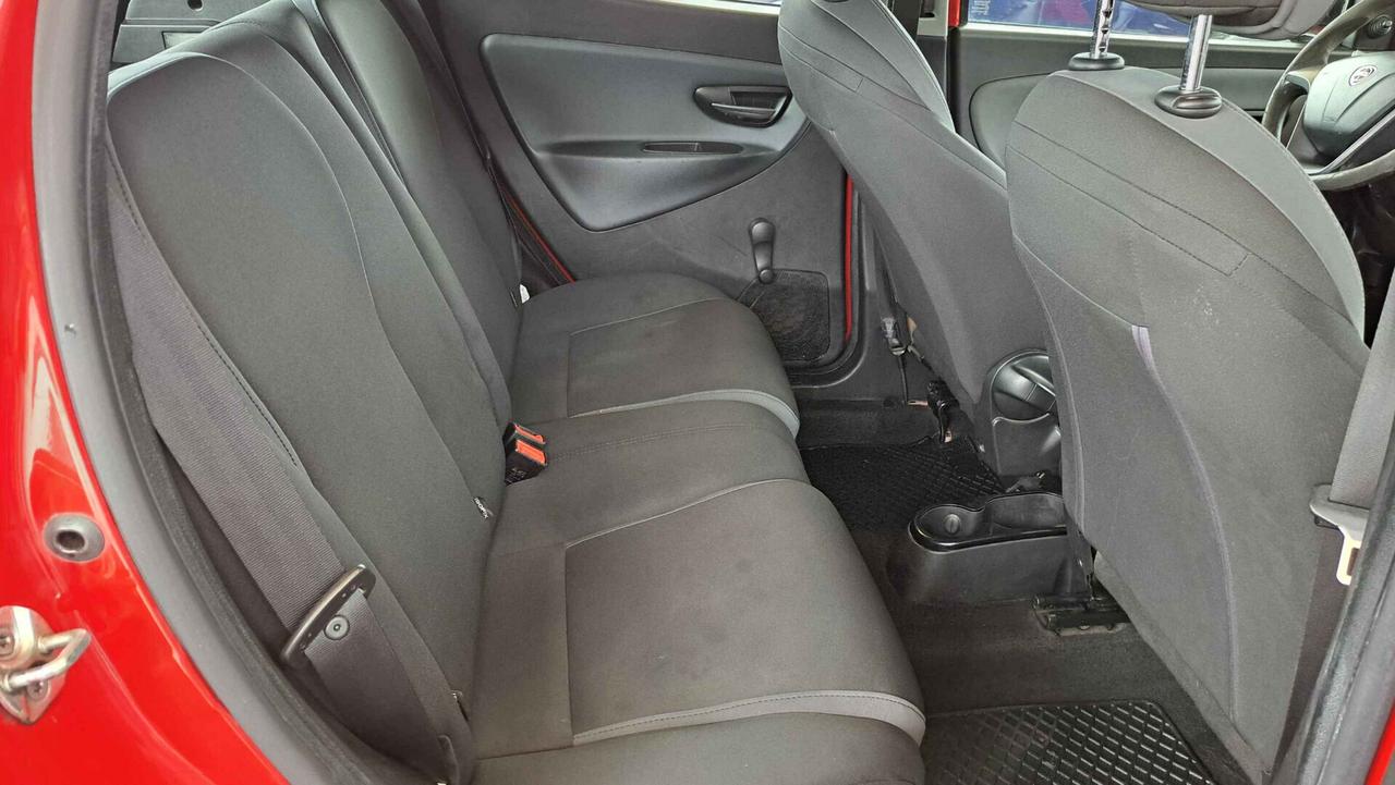 Lancia Ypsilon 1.3 MJT 16V 95 CV S&S Silver