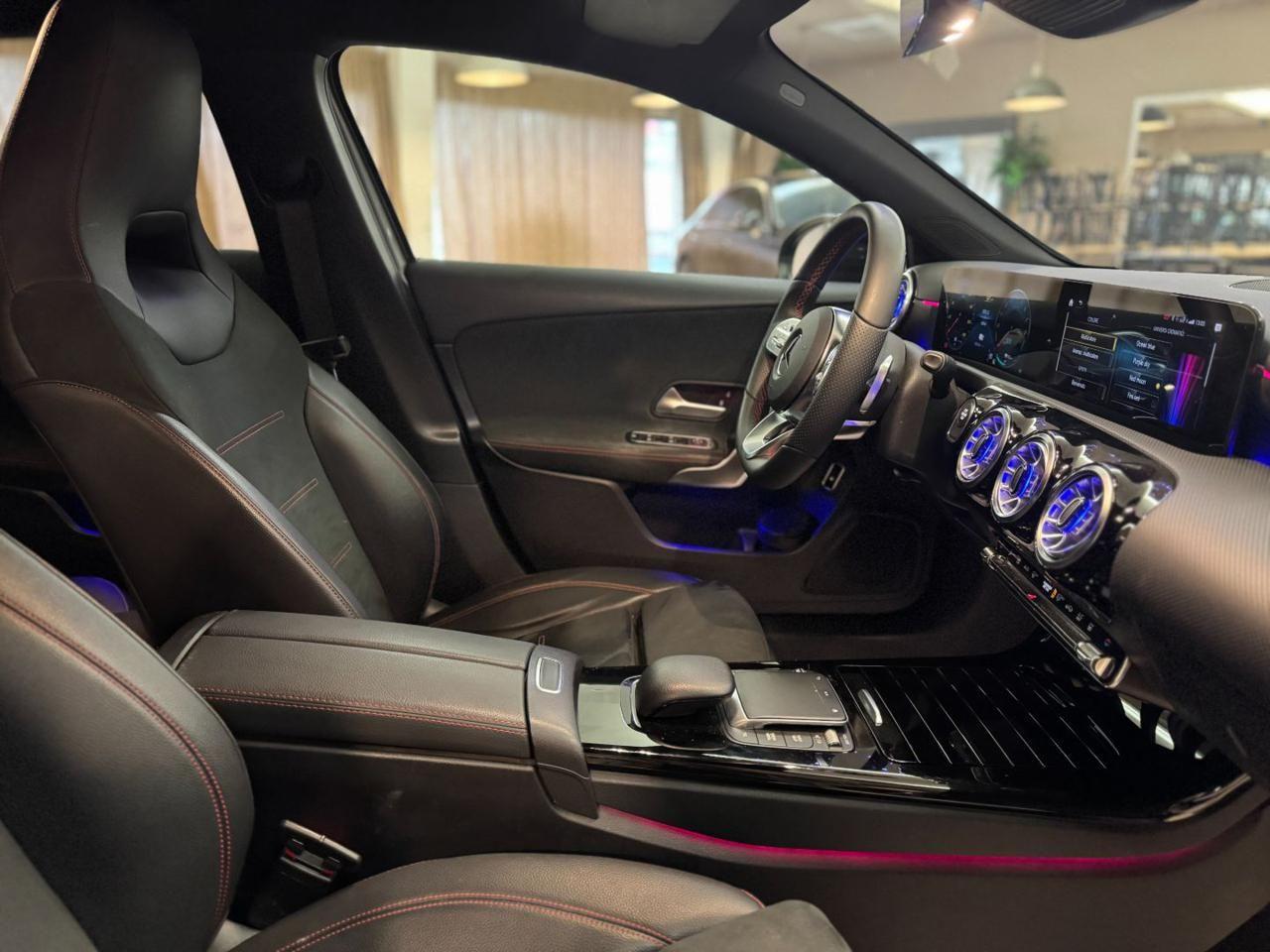 MERCEDES-BENZ A 250 Automatic Premium UniPro Mbux Ambient Light