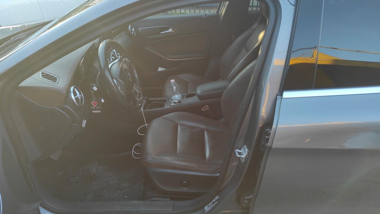 Mercedes-benz GLA 200 d Automatic Premium