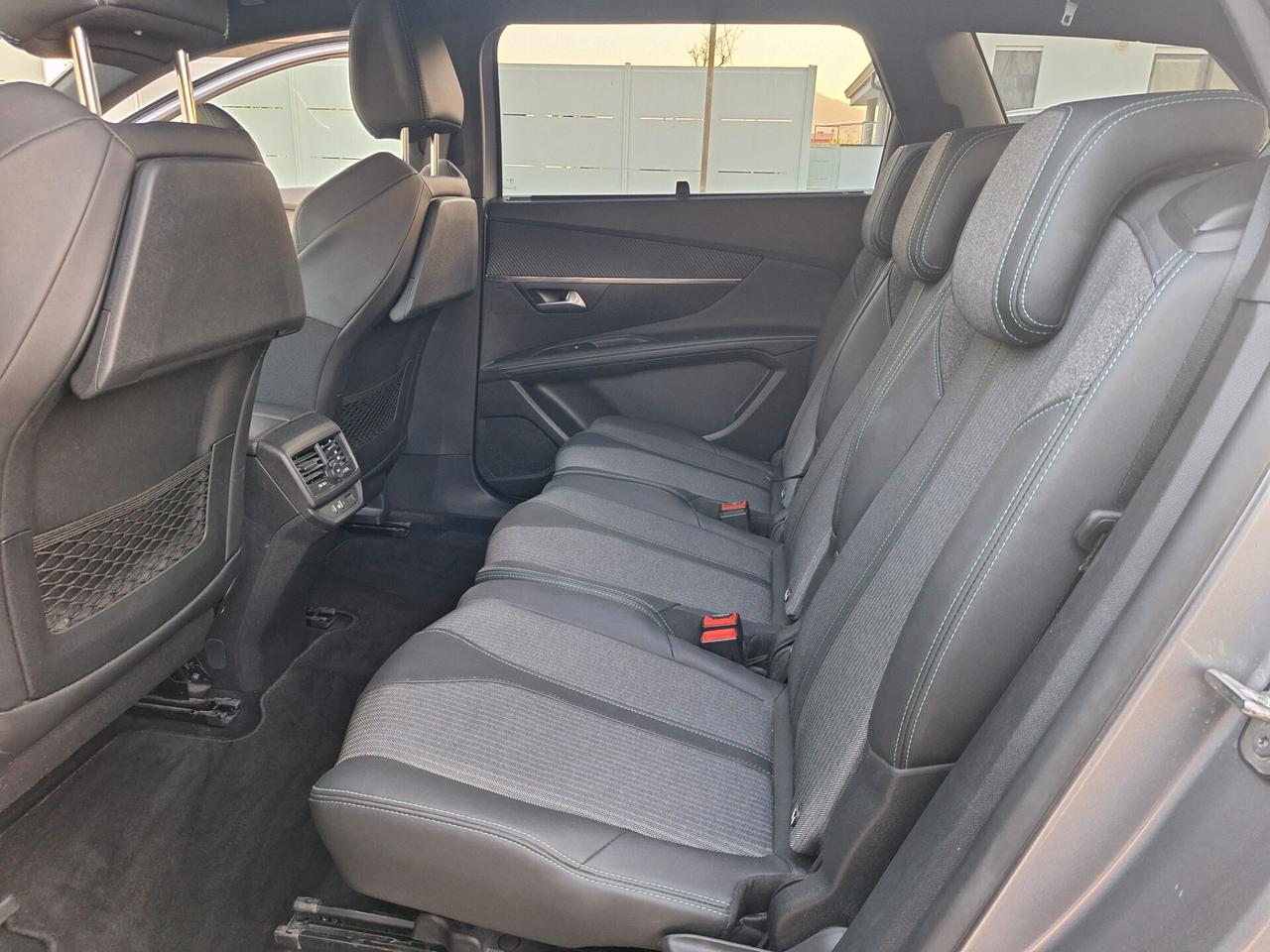 Peugeot 5008 ALLURE PACK 1.5 HDi 130 EAT8 NAV+RETROCAM. 7posti -2024