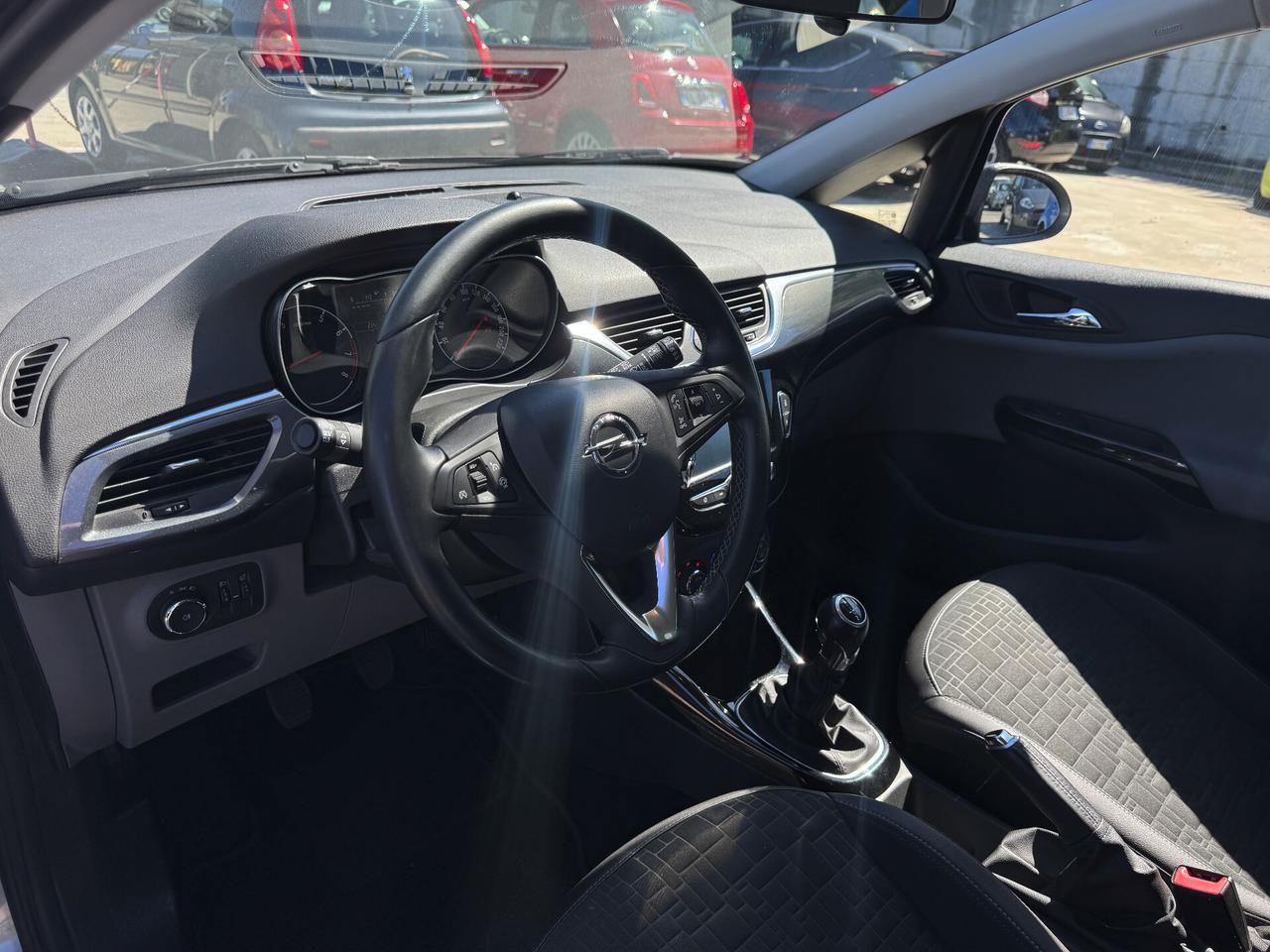Opel Corsa 1.2 69CV COSMO/CAR PLAY/69.000km