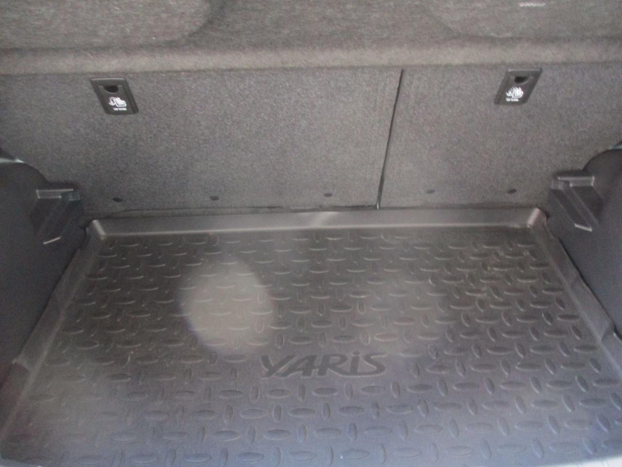 TOYOTA Yaris 1.5 Hybrid 5 porte Business